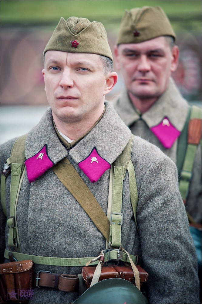 Những chiến sỹ Hồng Quân và lực lượng thanh niên xung phong tham gia chiến đấu bảo vệ thủ đô Moscow tháng 10/1041 (ảnh tái hiện)